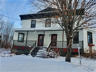 Two or more storey for rent, Saint-Donat