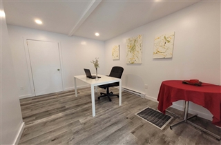 Commercial rental space/Office for rent, Sainte-Rose