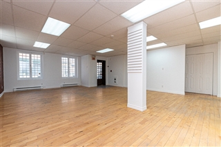 Commercial rental space/Office for rent, Lévis