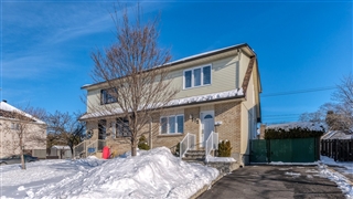 One-and-a-half-storey house for sale, Laval-des-Rapides