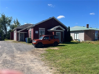 Commercial building/Office for rent, Rigaud