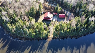 Maison à un étage et demi à vendre, Lac-Édouard