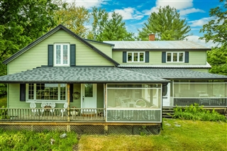 One-and-a-half-storey house for sale, Lac-Brome